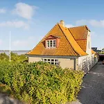4 Bedroom Stunning In L Ferienhaus