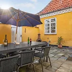 4 Bedroom Stunning In L * Torrig