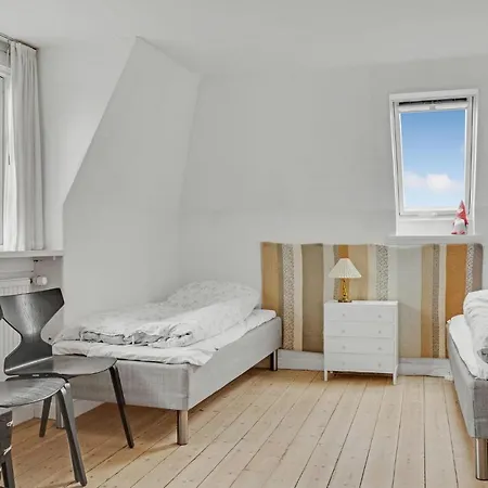 4 Bedroom Stunning In L Nyaraló