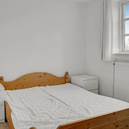 4 Bedroom Stunning In L Nyaraló