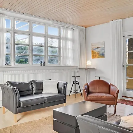 Σπίτι διακοπών 4 Bedroom Stunning In L *