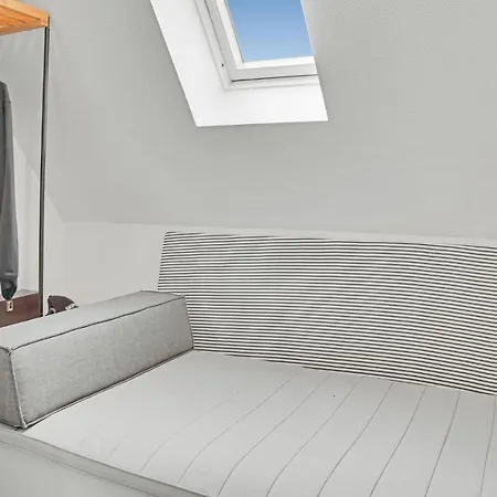 4 Bedroom Stunning In L *