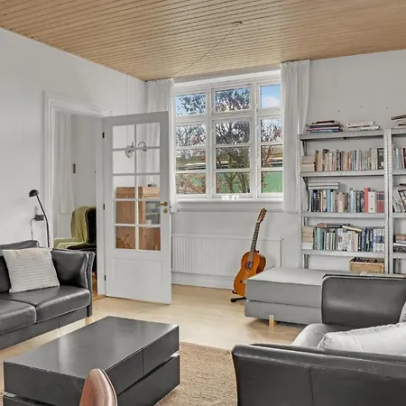 Σπίτι διακοπών 4 Bedroom Stunning In L *