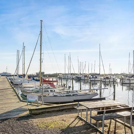 4 Bedroom Stunning In L