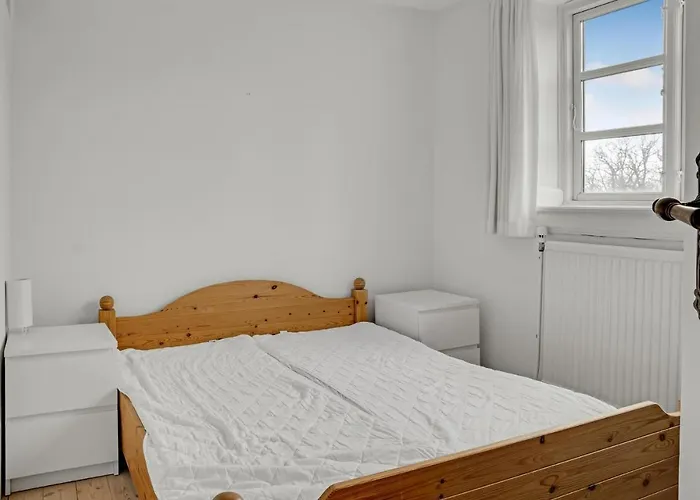 4 Bedroom Stunning In L Ferienhaus