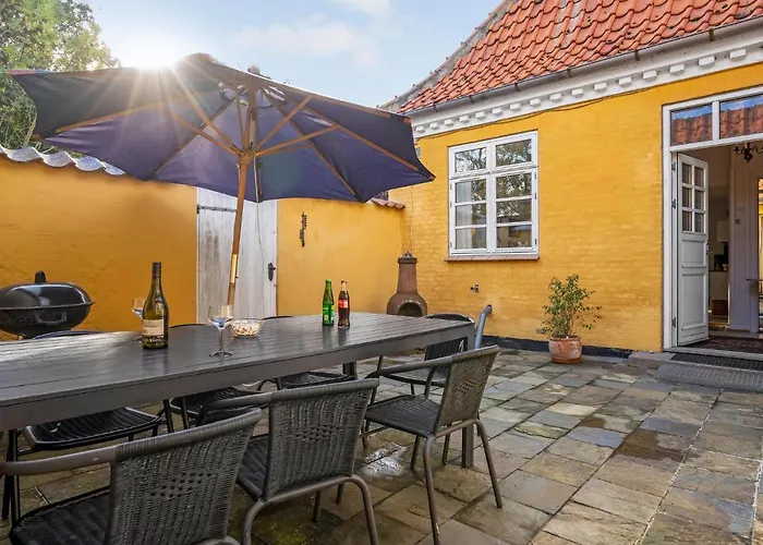 4 Bedroom Stunning In L * Torrig