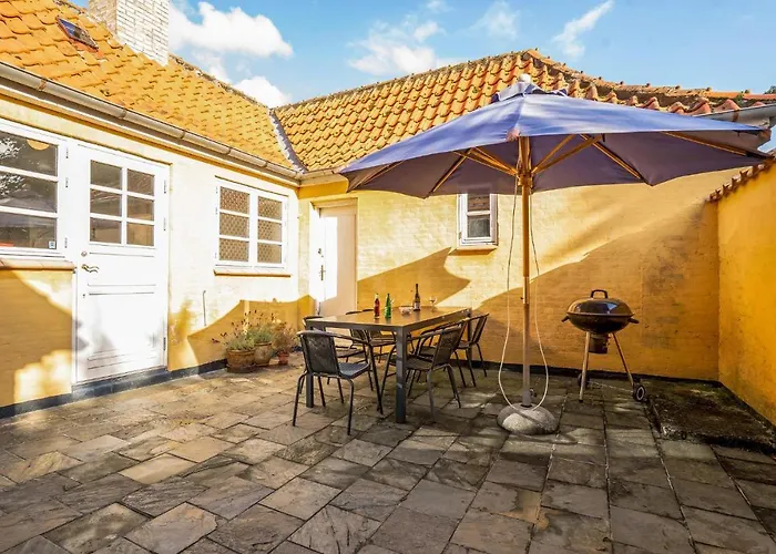 4 Bedroom Stunning In L