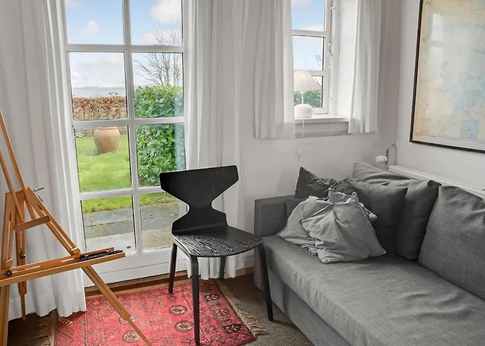 4 Bedroom Stunning In L Dom wakacyjny *